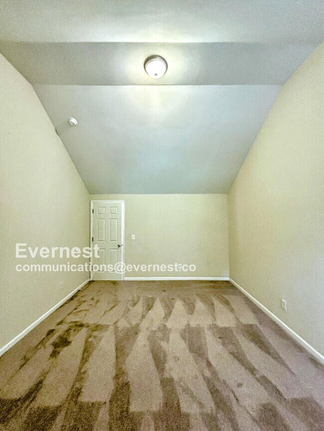 Building Photo - 208 Trevor Ridge Dr