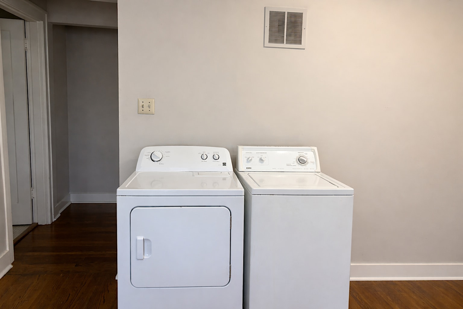 Building Photo - 3219 W Markham St