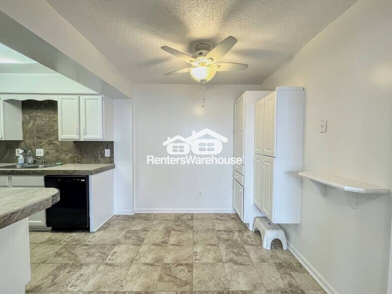 Building Photo - 3930 Rica Dr