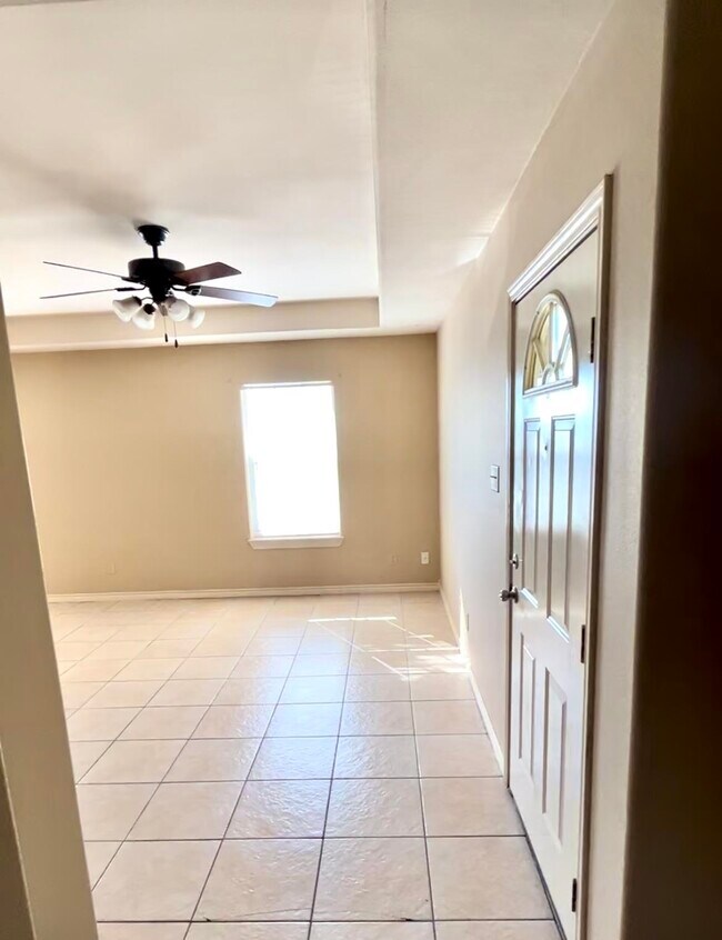 Building Photo - 9804 Cantera Ct