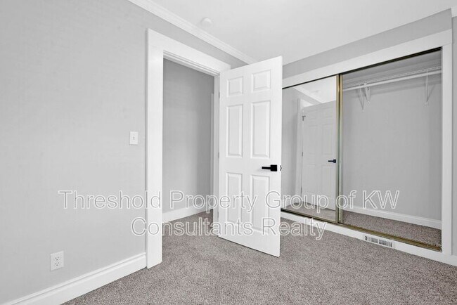 Building Photo - 342 E Morrill Ave