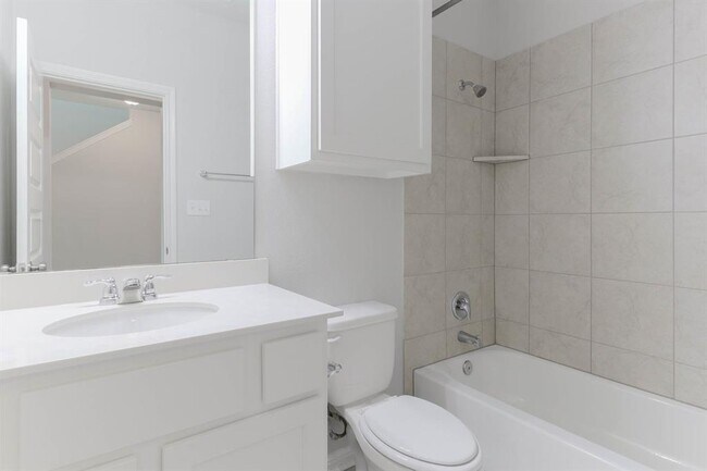 Building Photo - 2020 Arendale Dr