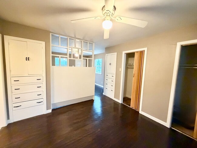 Building Photo - Beautiful 1 bedroom duplex in the heart of it all.