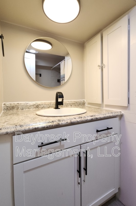 Building Photo - 1121 2nd Ave S