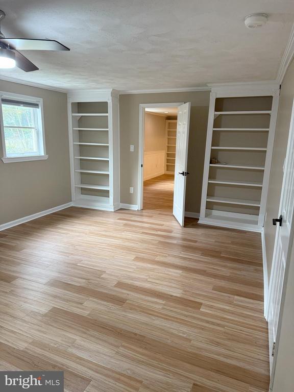 Building Photo - 10909 Clara Barton Ct