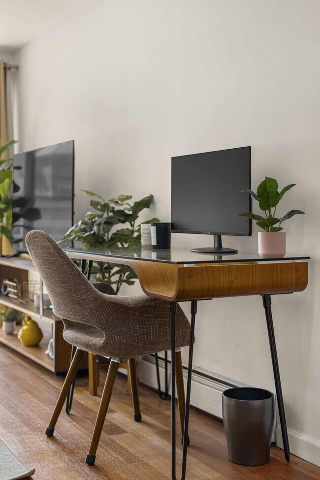 Building Photo - 15 St Marks Pl