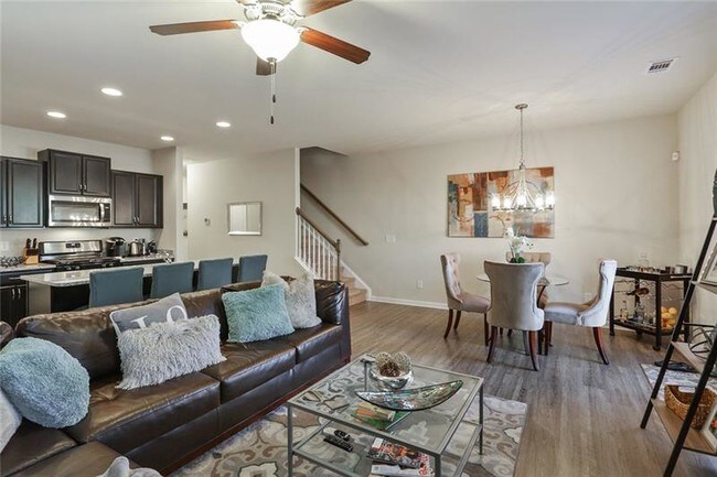 Building Photo - 3041 Creekside Overlook Way