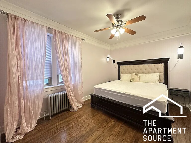 Building Photo - 5023 N Ridgeway Ave