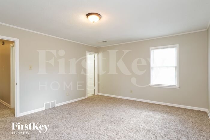 Building Photo - 5585 Fair Cove