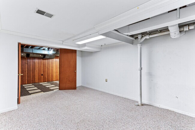 Building Photo - 1698 Lexington St