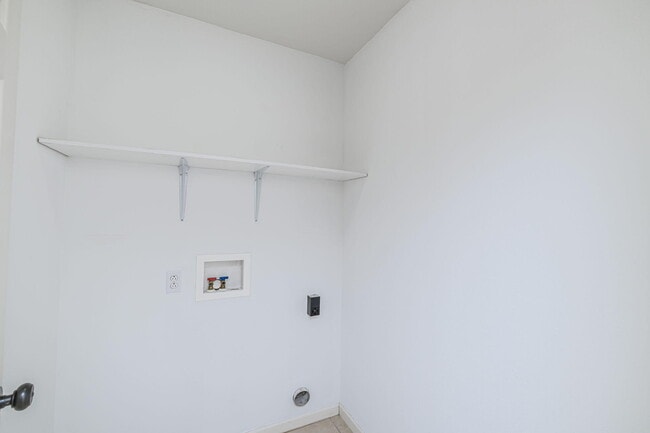 Building Photo - 5306 Silver Mill Dr