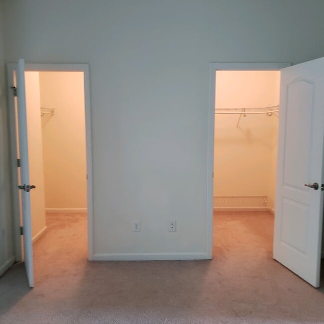 Building Photo - 8156 Primanti Blvd