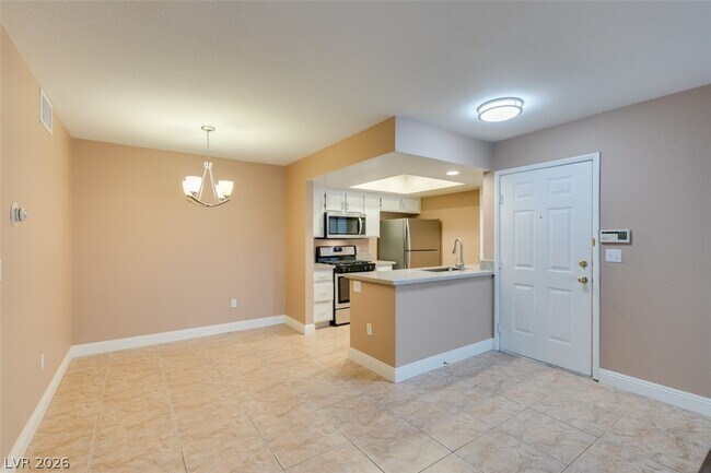 Building Photo - 1909 Villa Palms Ct