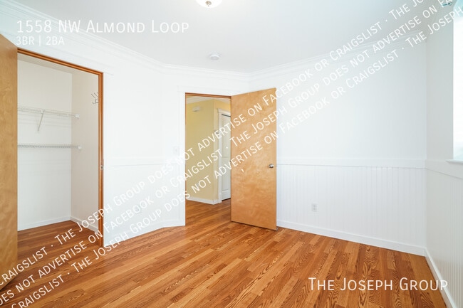 Building Photo - 1558 NW Almond Loop