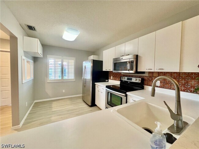 Building Photo - 7749 Jewel Ln