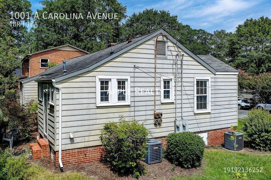 Building Photo - 1001 Carolina Ave