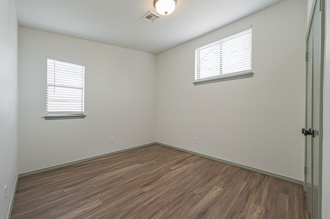 Building Photo - 1626 NW 45th St