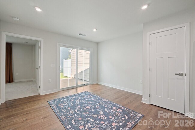 Building Photo - 111 Skylar Vw Wy