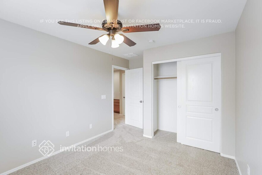 Building Photo - 3787 E Chickadee Rd