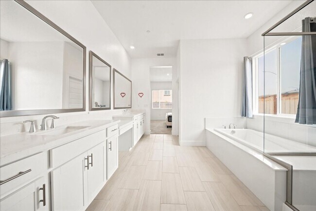 Building Photo - 12725 Parakeet Wy