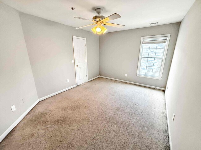 Building Photo - 2092 Drogheda Ln