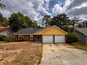 Building Photo - Updated 3 Bed 2 Bath Home near Fort Bragg