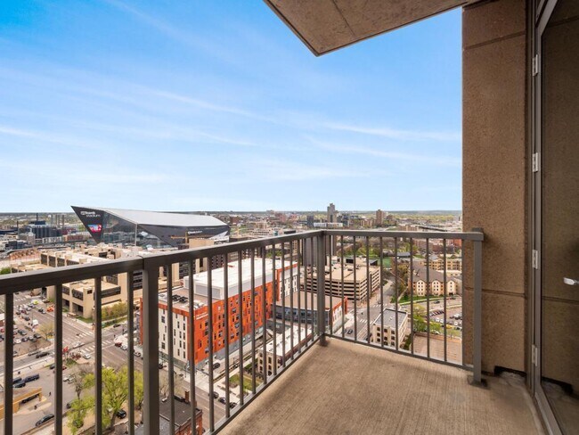 Building Photo - 929 Portland Ave