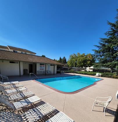 Building Photo - 5075 Valley Crest Dr