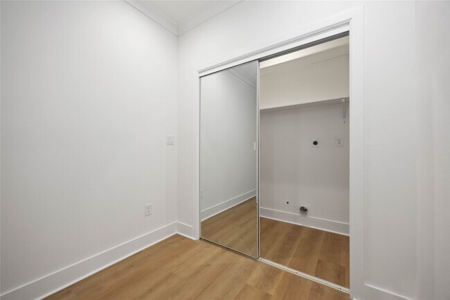 Building Photo - 1413 Stanford St