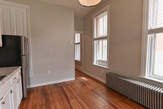 Building Photo - 1515 Green St