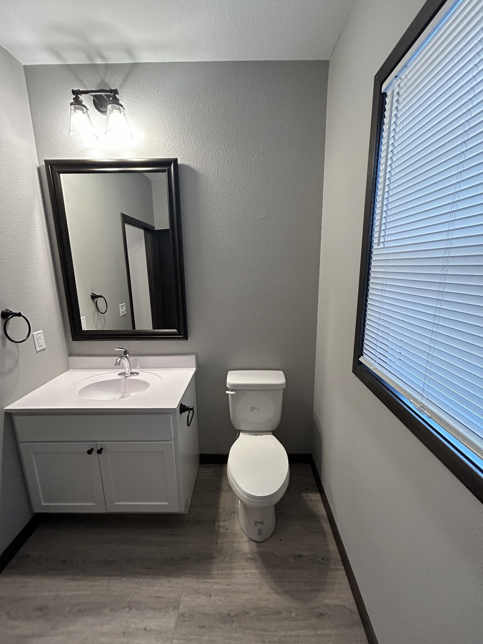 Main Floor Half Bath - 3073 Bluestem Trl