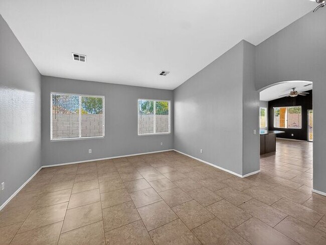 Building Photo - Single level, 4 bed 2 bath in Gilbert