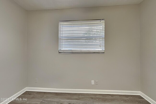 Building Photo - 671 Custer Cir