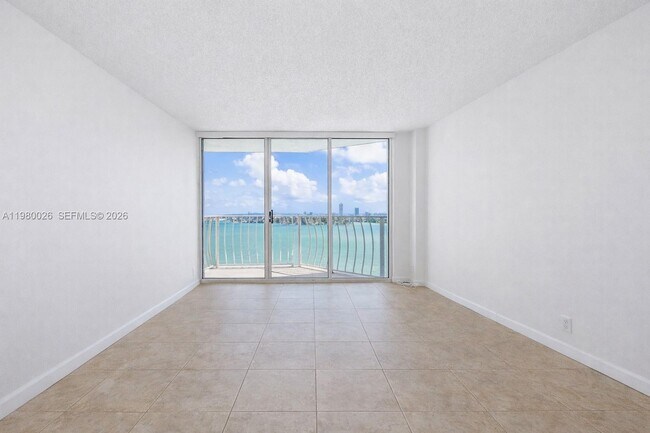 Building Photo - 7601 E Treasure Dr