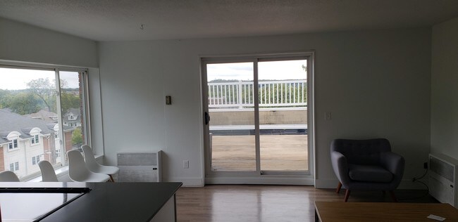 Building Photo - 625 3rd St SW