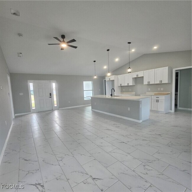 Building Photo - 3610 NE 12th Ave