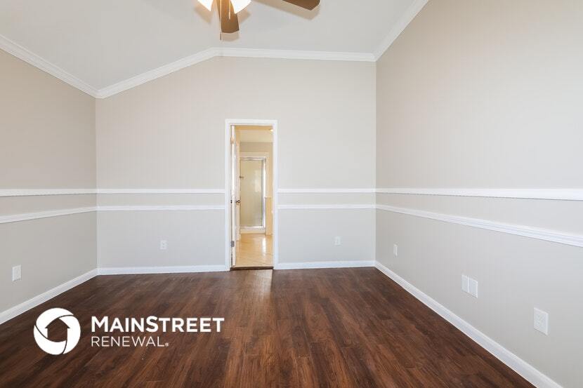 Building Photo - 16811 Creek Trail