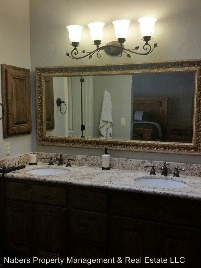 Building Photo - 3 br, 2 bath  - 14666 N El Pueblo Blvd