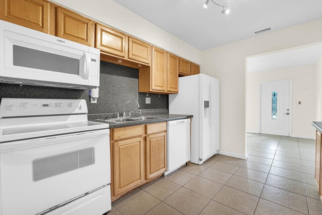 Building Photo - 261 NE 45th St