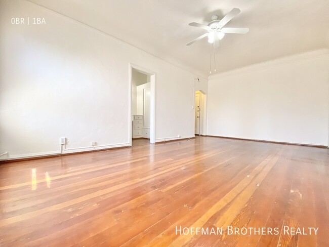 Building Photo - 610 S Dunsmuir Ave
