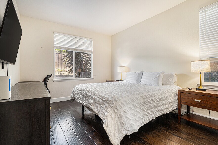 Building Photo - 2580 Harlow Ln