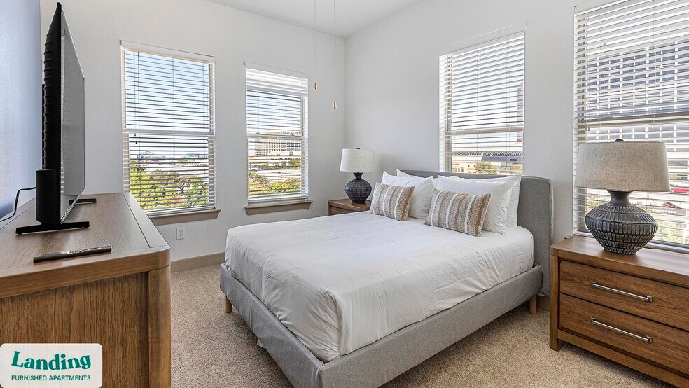 Building Photo - 5005 Galleria Dr