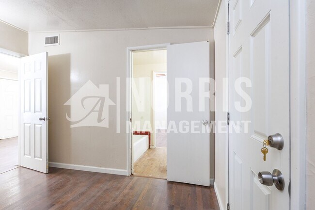 Building Photo - Two Bedroom Home in Casa Grande