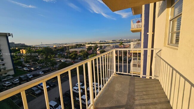 Building Photo - 4550 NW 9th St