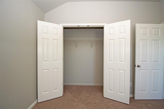 Building Photo - 6800 Cromarty Ln