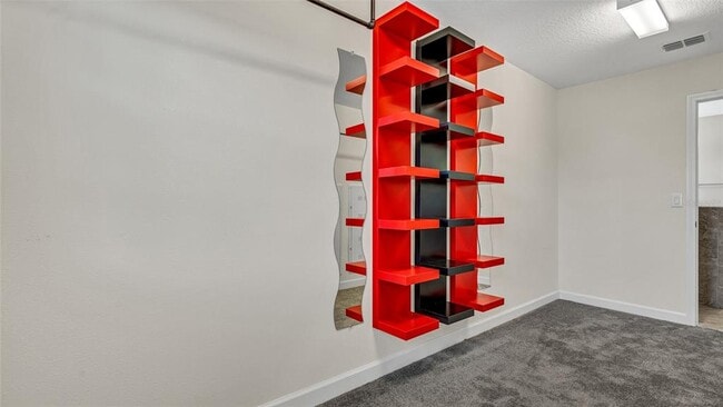 Building Photo - 1695 Ludington Ave