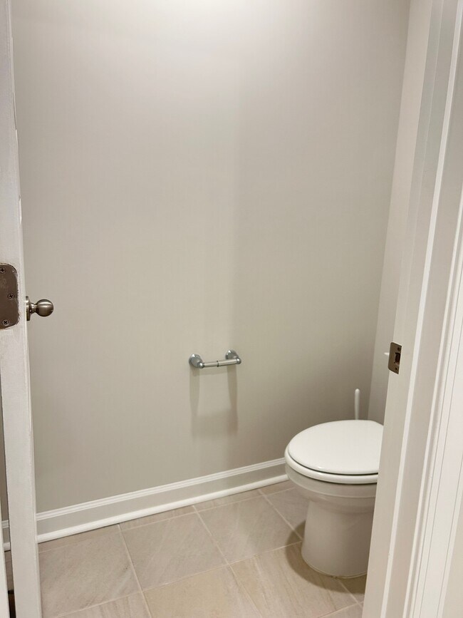 Building Photo - 105 Pleasure Ln