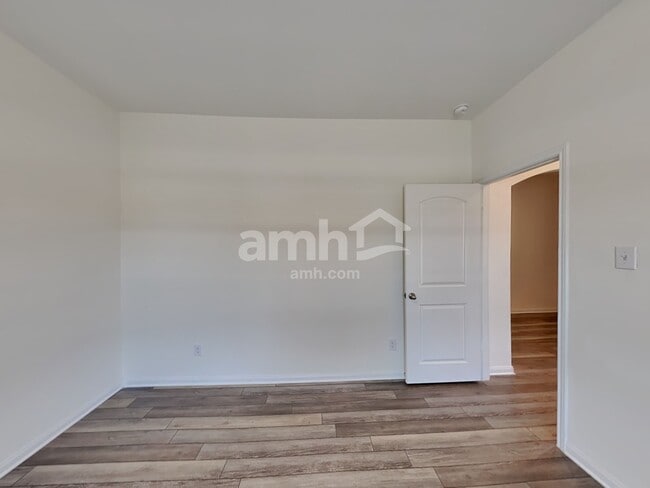 Building Photo - 1246 Treeta Trail