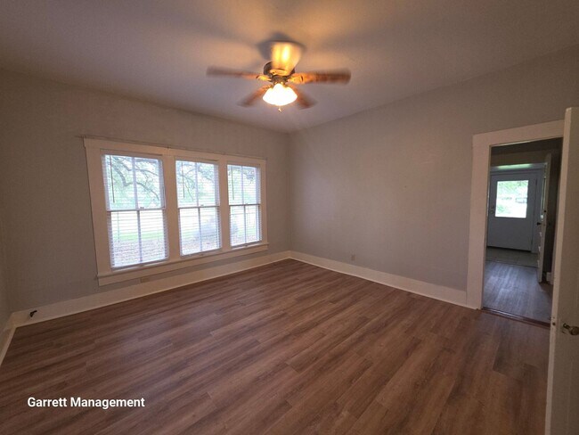 Building Photo - Cute 3/2 Home in Lometa, TX