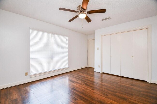 Building Photo - 13007 Waldemere Dr
